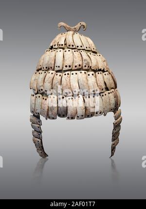 Casco de colmillos de jabalí micénicos cámara tumba 515, Micenas, 16