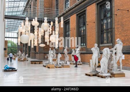 Statens Museum de Copenhague, la vista de la Galería Nacional de Copenhague extensión conocida como la calle de esculturas, en Dinamarca. Foto de stock