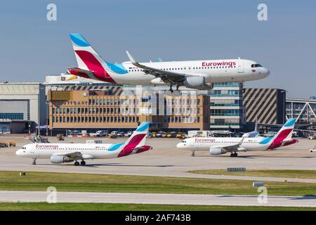 Stuttgart, Alemania - 15 de septiembre de 2019: Eurowings aviones Airbus A320 en el aeropuerto de Stuttgart (STR) en Alemania. Uso | en todo el mundo Foto de stock