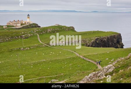 Sendero Que Conduce Al Faro Neist Point, Neist Point, Isle Of Skye, Inner Hebrides, Escocia Foto de stock