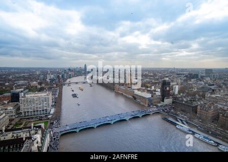 Londres Themse y paisaje urbano vista desde el Ojo de Londres Foto de stock