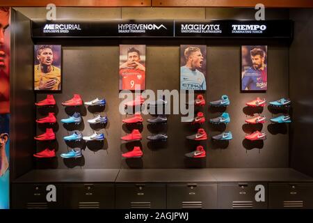 Las Vegas, DEC 25: vista interior de la tienda deportiva de Nike en  diciembre 25, 2017 en Las Vegas, Nevada Fotografía de stock - Alamy