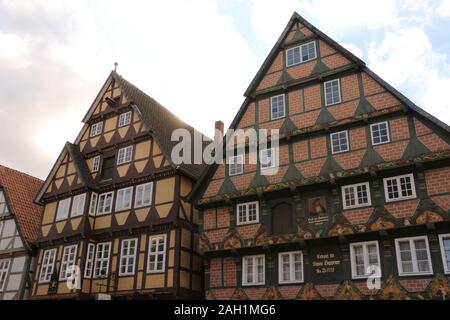 Traditionelles Fachwerkhaus in der Historischen Altstadt von Celle en Norddeutschland Foto de stock