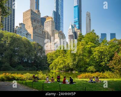 Manhattan, Ciudad de Nueva York, Estados Unidos : [ Central park, Manhattan Mall, Bethesda fountain panorama ]