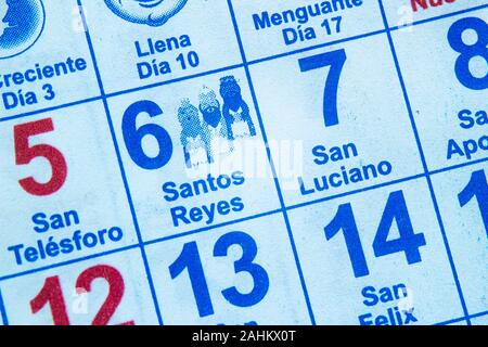 Magos Jan 6 Calendario. Los Reyes Magos, también conocidos como los Sabios o Reyes en español Foto de stock