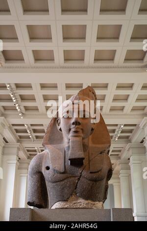 Estatua de Ramsés II en el Museo Británico, Londres, Reino Unido. Foto de stock