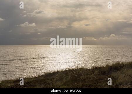 Meer, Himmel, Wolken, Horizont, Offshore-Windpark, Butendiek, Wenningstedt, Sylt, Schleswig-Holstein, Alemania Foto de stock