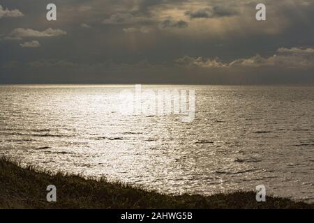 Meer, Himmel, Wolken, Horizont, Offshore-Windpark, Butendiek, Wenningstedt, Sylt, Schleswig-Holstein, Alemania Foto de stock