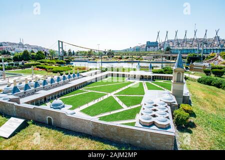 Estambul, Turkey-July 12, 2017: Copia exacta Topcapi Palace en miniaturk Park