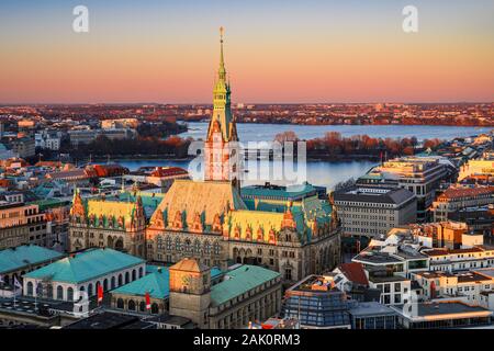 Vista aérea de la alcaldía de Hamburgo, Alemania. Foto de stock