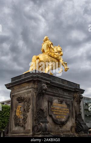 El Jinete Dorado estatua de Augusto II El Fuerte en Dresden, Alemania Foto de stock