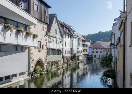 HORB am Neckar, Alemania - 15 de septiembre 2019: paisaje urbano histórico de la turística ciudad pequeña con Muhlcanal y pintorescas casas históricas sobre bancos, Foto de stock