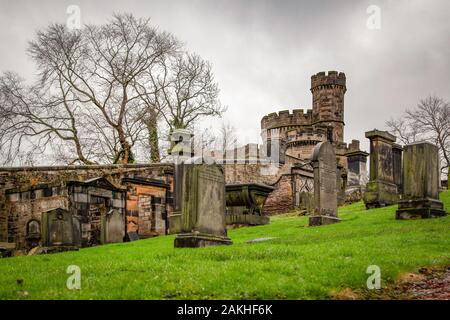 Cementerio, cementerio. Típica arquitectura escocesa funeraria. Escocia / Reino Unido Foto de stock