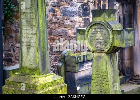 Cementerio, cementerio. Típica arquitectura escocesa funeraria. Escocia / Reino Unido Foto de stock