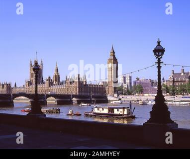 El Palacio De Westminster (Casas Del Parlamento) A Través Del Río Támesis, Ciudad De Westminster, Gran Londres, Inglaterra, Reino Unido