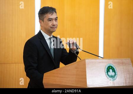 Ho Veng, Comisionado de auditoría de Macao, habla durante la conferencia de prensa en la sede del Gobierno de Macao en Macao, China, 2 de diciembre de 2019. El