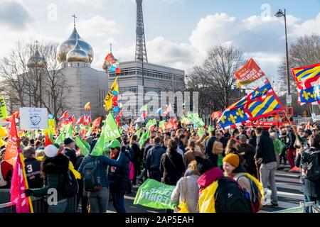Protesta contra PMA y contra PAM en París, Francia Foto de stock