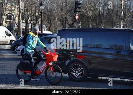 Jump Biker En París - Francia Foto de stock
