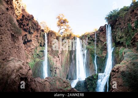 Cascadas de Ouzoud - cascada en las montañas del Atlas, Marruecos Foto de stock