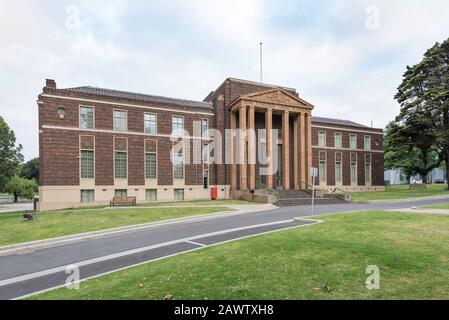 El edificio del Royal Australasian College of Surgeons en 250 Spring Street, Melbourne es de estilo griego de renacimiento por los arquitectos Irwin y Stevenson 1935. Foto de stock