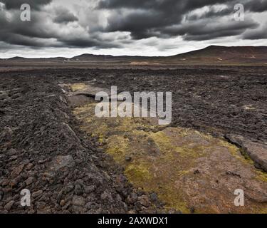 Lloviendo, geotérmica -área volcánica, Krafla, norte de Islandia