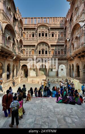 Patio interior de Mehrangarh Fort, Jodhpur, Rajasthan, India Foto de stock
