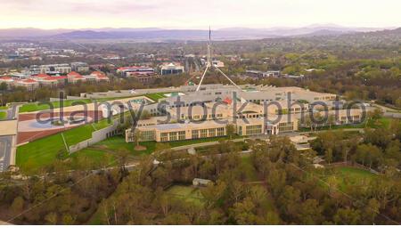 Vista Aerea Del Parlamento Australiano En Canberra La Capital De Australia A Primera Hora De La Manana Fotografia De Stock Alamy
