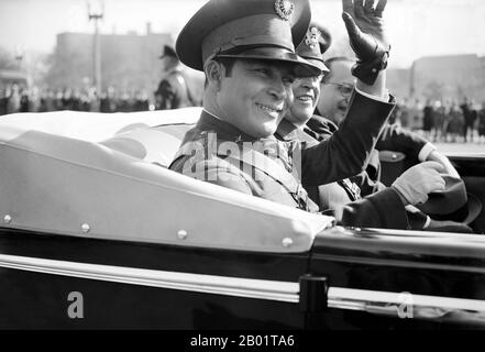 Cuba/EUA: El dictador cubano Fulgencio Batista (16 de enero de 1901 - 6 de agosto de 1973) con el jefe del Estado Mayor del Ejército de los Estados Unidos Malin Craig en un Cadillac en Washington DC, 10 de noviembre de 1938. Fulgencio Batista y Zaldívar fue un presidente, dictador y líder militar cubano estrechamente alineado y apoyado por Estados Unidos. Se desempeñó como líder de Cuba de 1933 a 1944 y de 1952 a 1959, antes de ser derrocado como resultado de la Revolución Cubana. Foto de stock