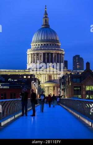 Catedral De San Paulñís Y Puente Del Milenio, Londres, Reino Unido