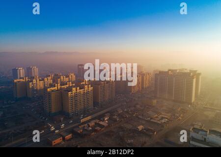 Ulan Bator al amanecer con el smog, Mongolia