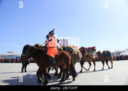 Festival de Nauryz en la provincia de Bayan Ulgii en Mongolia Occidental. Festival tradicional de nómadas kazakos Foto de stock