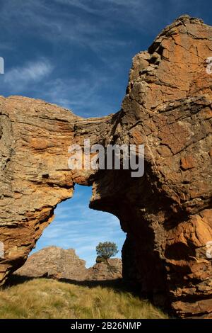 Arco de roca natural, Parque Nacional de Sehlabathebe, Lesotho Foto de stock