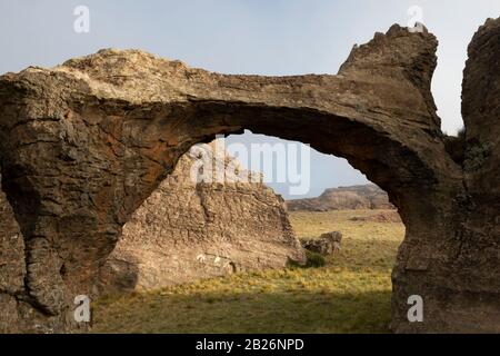 Arco de roca natural, Parque Nacional de Sehlabathebe, Lesotho Foto de stock