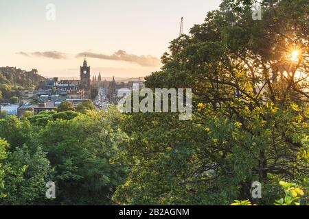 Una vista de Calton Hill en Edimburgo, ciudad de Edimburgo, Escocia, Reino Unido, Europa. Foto de stock