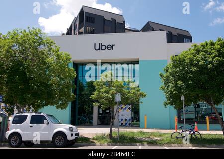 Brisbane, Queensland, Australia - 29 de enero de 2020 : Oficina de Uber en Brisbane, Australia. Uber ofrece servicios que incluyen la ridesharación entre iguales Foto de stock