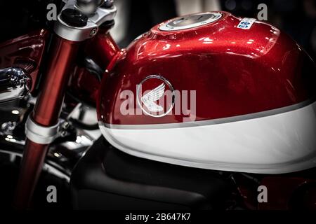 Motos Honda firma nombre símbolo emblema en depósito de bicicletas ciclo  motor de motocicleta insignia, logotipo de Honda, Honda, Honda motos Honda  motos, alas, bicicleta Fotografía de stock - Alamy