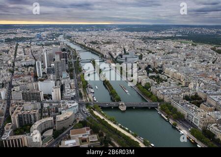 Río Senna París, Francia Foto de stock