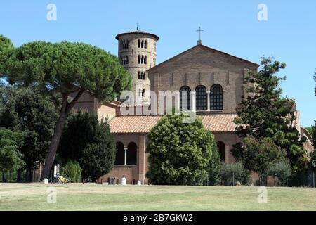 Ravenna, Italia - 12 de septiembre de 2015: La Basílica de Sant'Apollinare en Classe Foto de stock