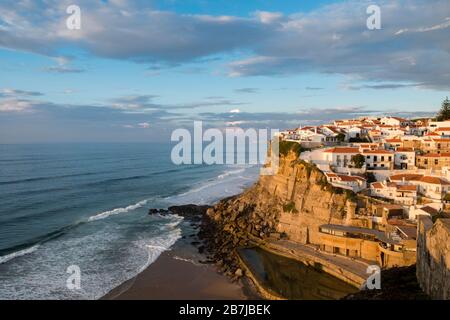 Azenhas do Mar, ciudad costera en el municipio de Sintra, Portugal