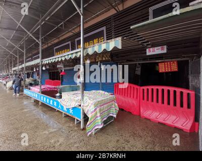 Vista del cerrado mercado de mariscos al por mayor Wuhan Huanan en Hankou, ciudad de Wuhan, provincia central de Hubei en China, 1 de enero de 2020.