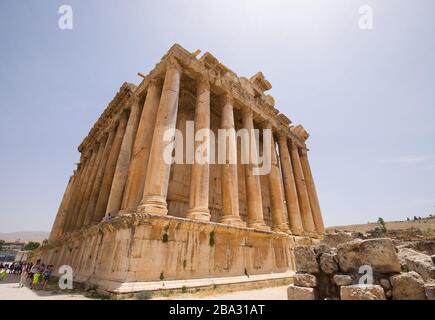 Templo de Bacchus. Las ruinas de la ciudad romana de Heliópolis o Baalbek en el valle de Beqaa. Baalbek, Líbano - Junio De 2019 Foto de stock