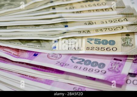 Vista de marco completo de los nuevos billetes en moneda India Foto de stock