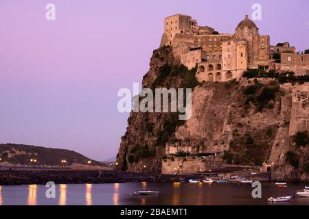 Castillo Aragonés,isla Ischia, Nápoles, Campania, Italia, Europa. Foto de stock