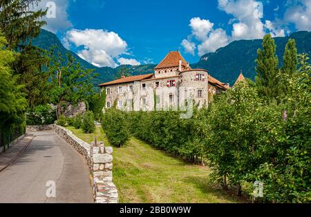 Italia Tirol del Sur - Merano - Maia Alta - Castillo de planta Greifen Foto de stock