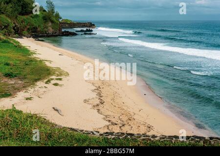 Roche qui pleure, Playa de Gris Gris en Mauricio Foto de stock