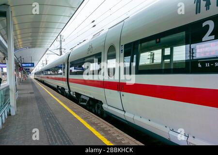Viena, Austria, Austria tren en la estación Foto de stock