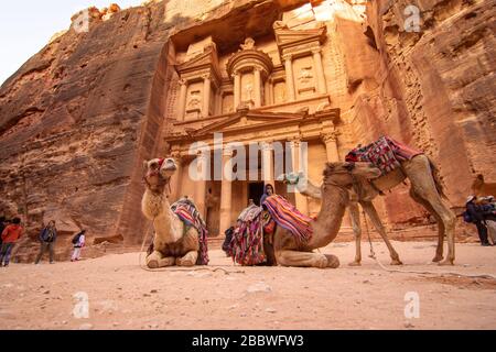 Al Khazneh - el templo del tesoro, la antigua ciudad de Petra, Jordania Foto de stock