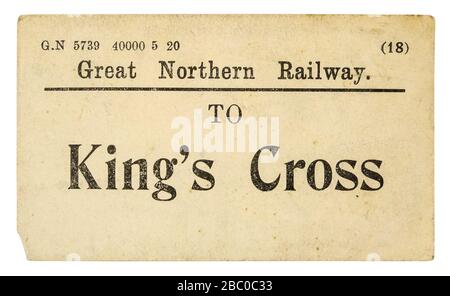 Vintage británico GNR (Gran Ferrocarril del Norte) equipaje ferroviario etiqueta / etiqueta a King's Cross Foto de stock
