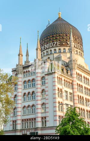 Yenidze Building, el antiguo edificio de una fábrica de cigarrillos en Dresden, Sajonia, Alemania Foto de stock