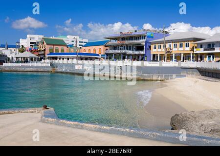 Almacena en Harbor Drive, George Town, Gran Caimán, Islas Caimán, Antillas Mayores, el Caribe Foto de stock
